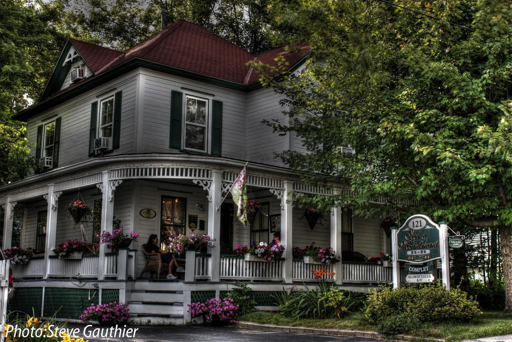 Ici Et Maintenant Bed and Breakfast Magog Exteriör bild