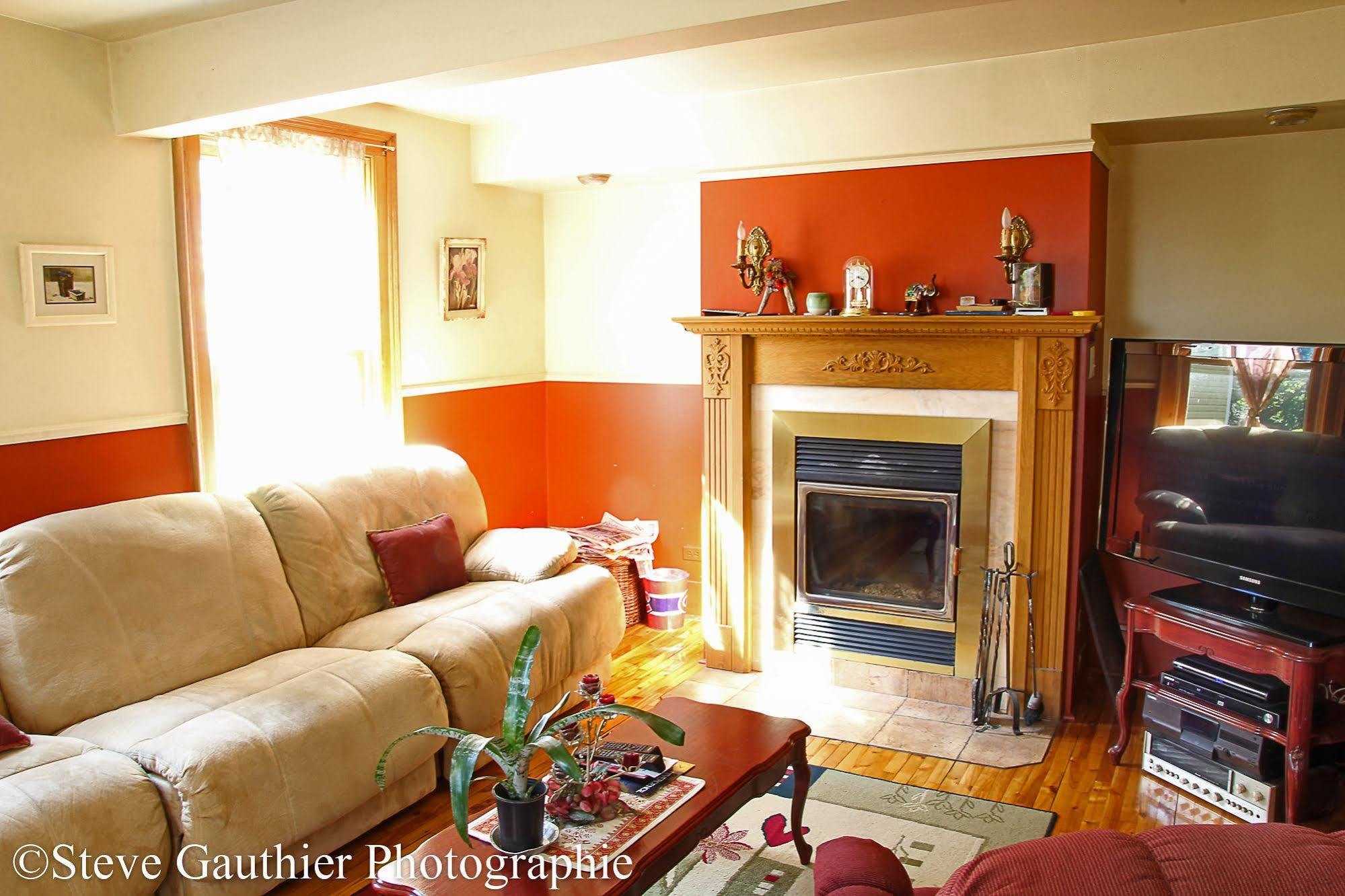 Ici Et Maintenant Bed and Breakfast Magog Exteriör bild