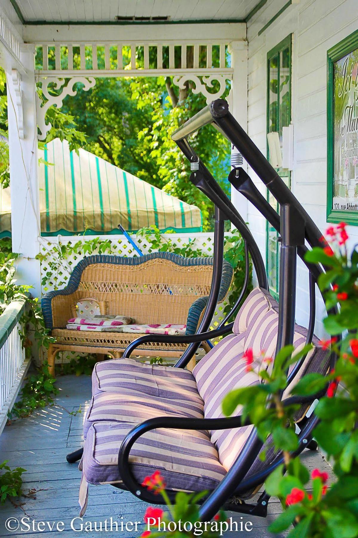 Ici Et Maintenant Bed and Breakfast Magog Exteriör bild